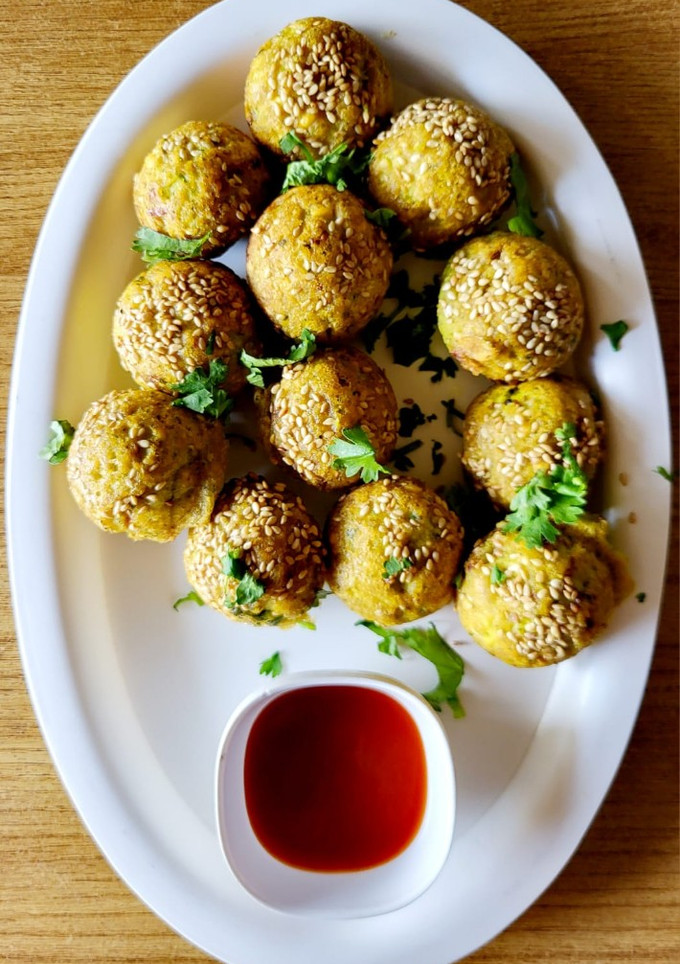 A picture of Moong dal appe.