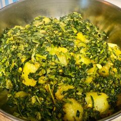 A picture of Aloo methi curry (fenugreek potato).