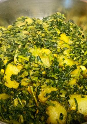 A picture of Aloo methi curry (fenugreek potato).
