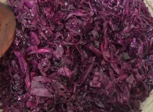 Una foto de Repollo morado de acompañamiento