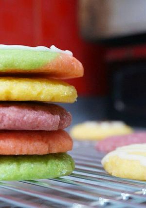Foto resep Colorful sugar cookies / kukis warna warni