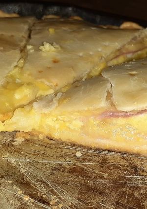 Una foto de Tarta de jamón cocido, queso, choclo y huevos revueltos🤤