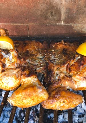 Una foto de Pollo a la parrilla sabrosón