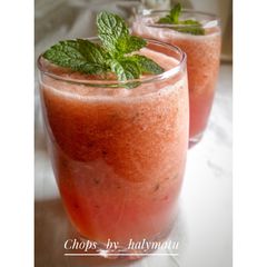 A picture of Simple watermelon juice.