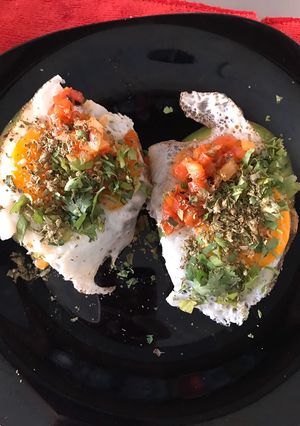 Una foto de AGUACATE HUEVÓN 🥑 🥚