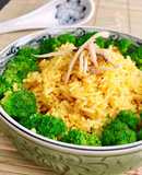 Cơm chiên cà ri bông cải xanh