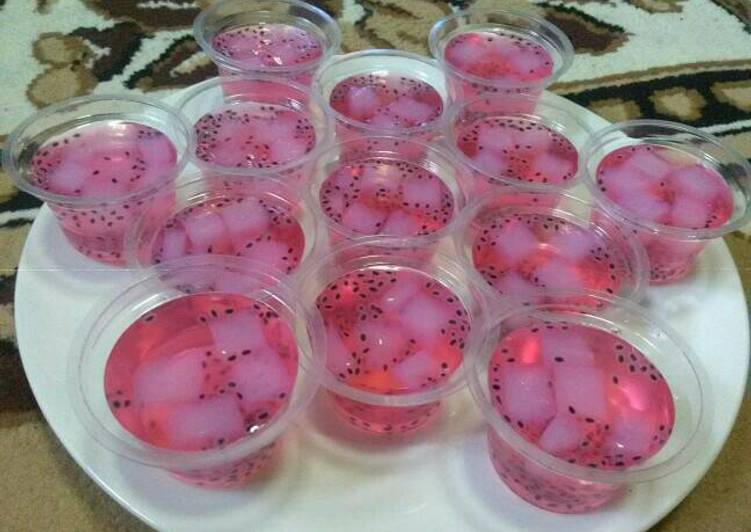 Ager strawberry selasih nata de coco