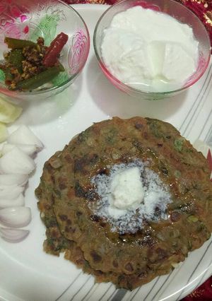 A picture of Bajre ki masala roti.