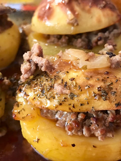 Una foto de Patatas rellenas de carne al horno