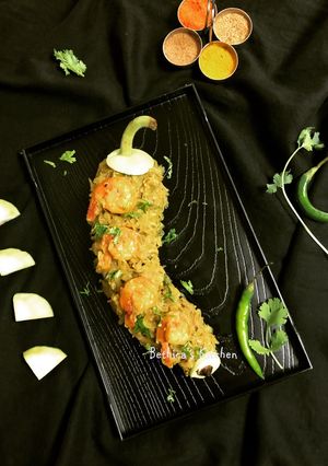 A picture of Lau Chingri Chechki Bottle Gourd Curry with Prawns.