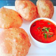 A picture of Poori Bhaji.