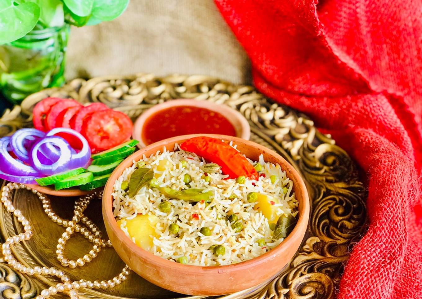 White vegetable Tahiri / Aloo Matar Tahiri