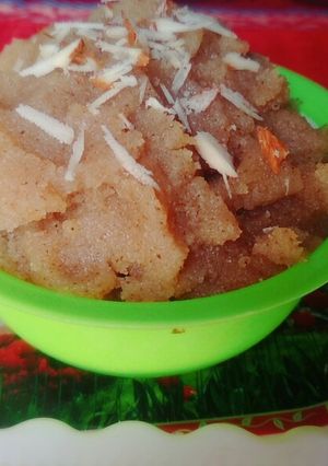 रवा हलवा (Rawa Halwa recipe in Hindi) रेसिपी मुख्य फोटो