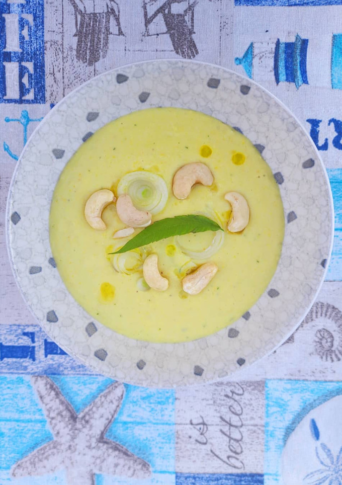 Una foto de Crema de maíz y anacardos