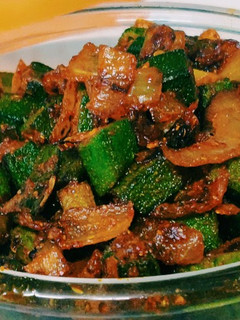 भिंडी की सब्जी(bhindi ki sabzi recipe in hindi) रेसिपी मुख्य फोटो