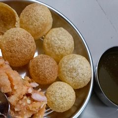 Pani puri A picture of Pani puri.