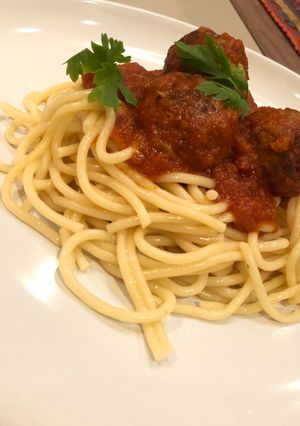 صورة لوصفة سباغيتي بكرات اللحم المفروم 🍝