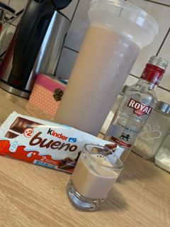 Kinder bueno likőr recept fotója