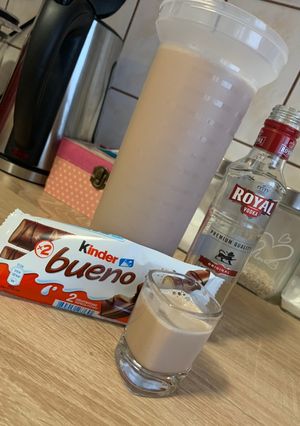 Kinder bueno likőr recept fotója