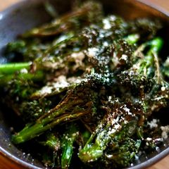 Air fry broccoli Parmesan 🧀 🥦 A picture of Air fry broccoli Parmesan 🧀 🥦.