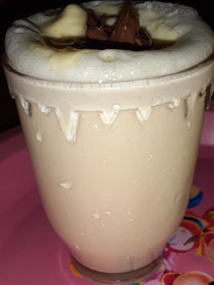 பட்டர் ஸ்காட்ச் மில்க் ஷேக் (Butterscotch Milkshake recipe in tamil) செய்முறை முக்கிய புகைப்படம்