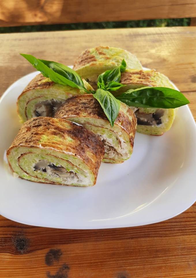 Закусочний кабачковий рулет