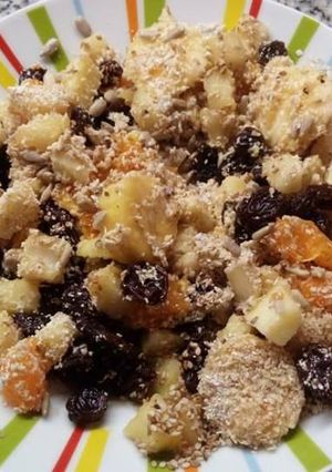 Una foto de Ensalada de frutas con cereales