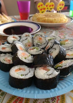 Una foto de Maki sushi 🍙🍣
