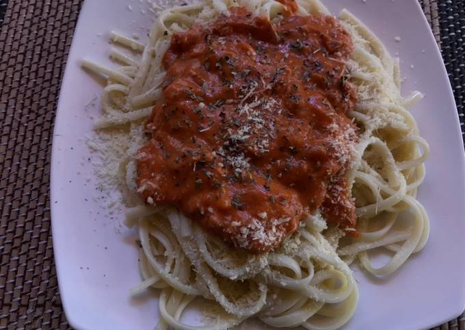 Pasta con salsa de tomates y queso Receta de Bastian correa- Cookpad