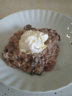 Una foto de Risotto de Setas con huevo escalfado