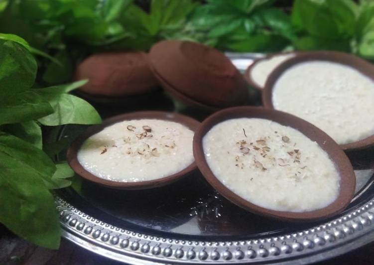 Simple Way to Make Any-night-of-the-week Kheer… our traditional meetha served in small clay plates(thootiyan)