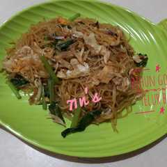 รูปของ Bihun goreng telur bebek