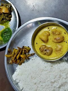 कढ़ी चावल (Kadhi chawal recipe in hindi) रेसिपी मुख्य फोटो
