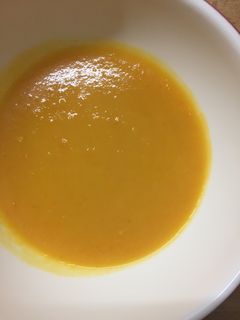 Una foto de Crema de calabaza, zanahoria y cebolla