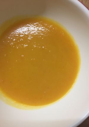 Una foto de Crema de calabaza, zanahoria y cebolla