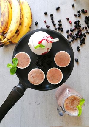 Фото Самый полезный утренний смузи : 🍌банан - черника.