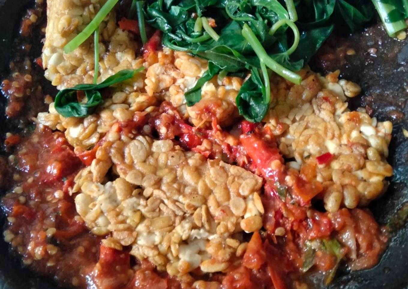 Tempe Penyet Sambal Jeruk Purut Kulupan Kangkung