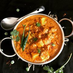 A picture of Shahi Matar Paneer.
