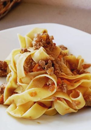 Foto di Pappardelle all uovo con ragù bianco
