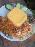 Sego Jagung Bancakan (ulas-ulas panggang tongkol,trancam sayuran mentah,iwak asin)