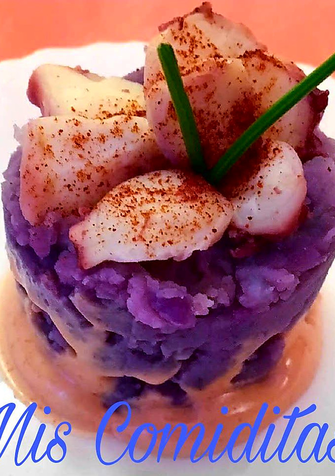 Una foto de Puré de patatas violeta con pulpo cocido y ali-oli de pimentón