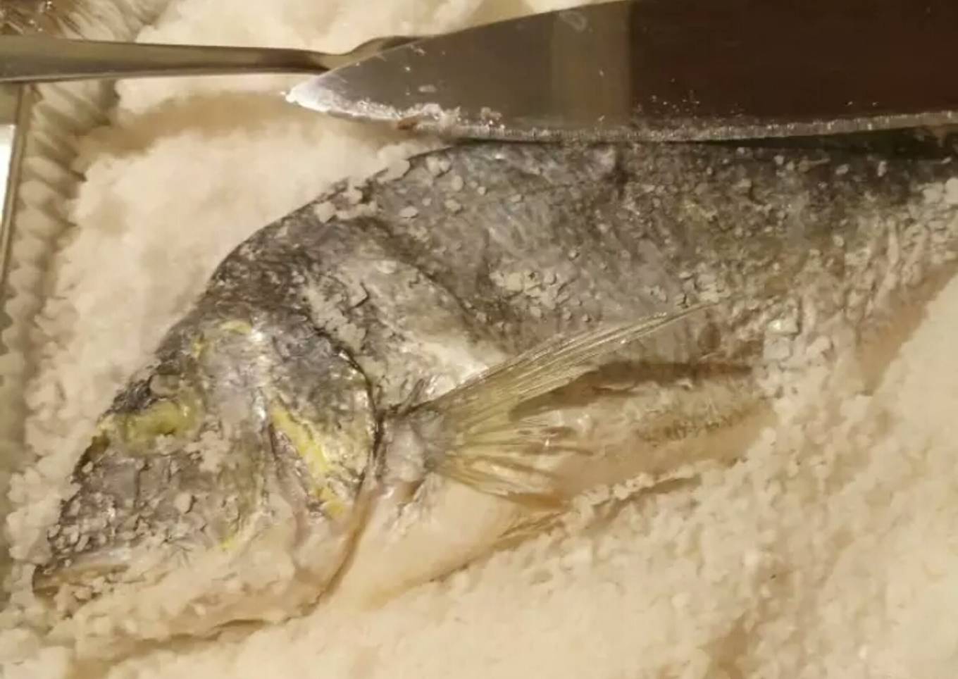 Sea bream in a rock salt crust 🎄