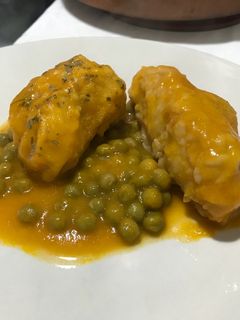 Una foto de Rape con salsa