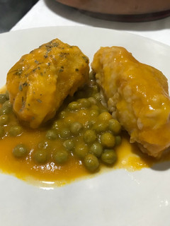 Una foto de Rape con salsa
