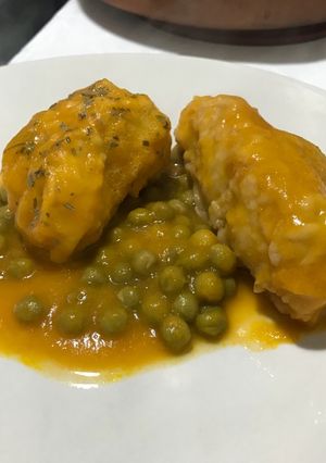 Una foto de Rape con salsa