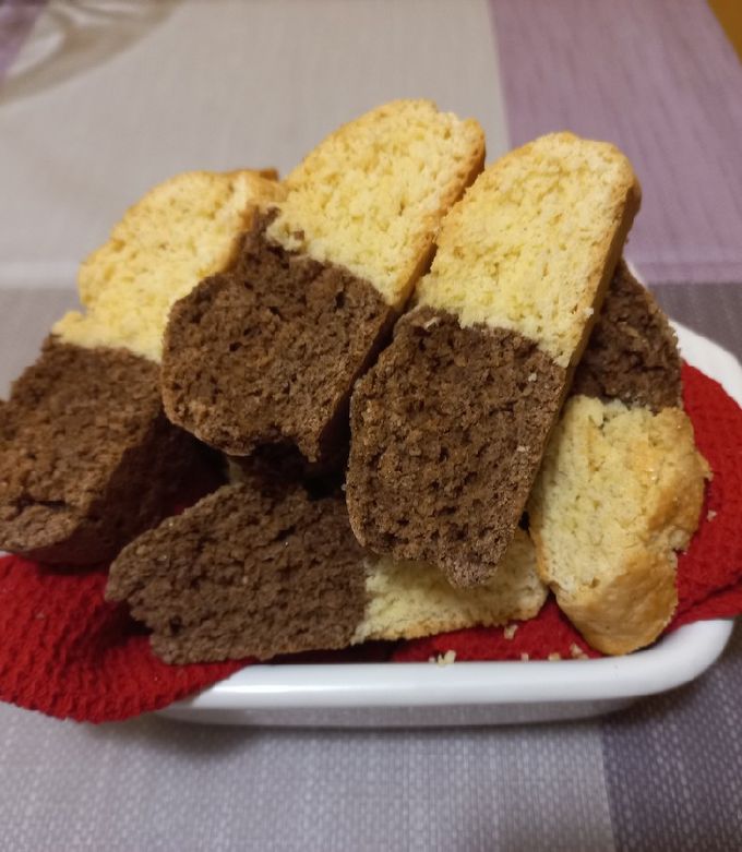 Foto di Biscottoni parigini siciliani bicolore da inzuppo