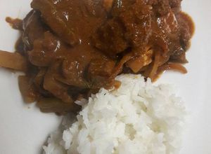 Una foto de Mixiotes en salsa de cacahuate 🐥🌶🍚