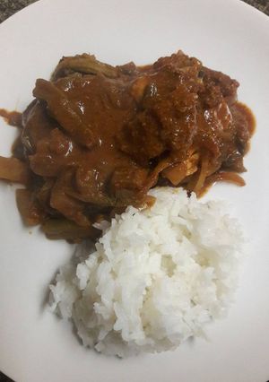 Una foto de Mixiotes en salsa de cacahuate 🐥🌶🍚