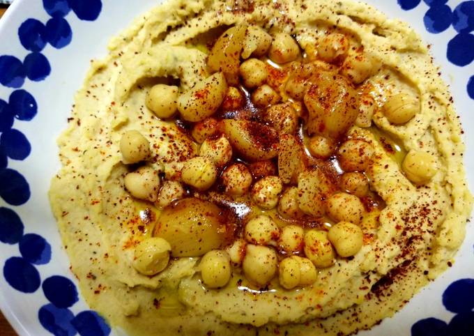 Easiest Way to Make Quick Roasted Garlic Hummus