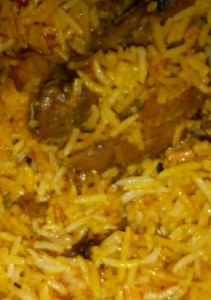 صورة لوصفة رز بخاري مع اللحمه والبطاطا